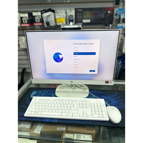 Computadora de escritorio todo en uno HP 24-cr0010 con 256 disco SSD y 8Gb de memoria RAM Ddr4